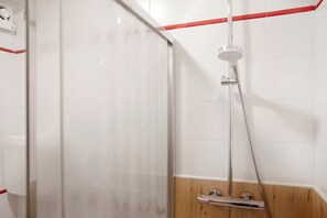 تجهيزات دش، مجففات شعر، مناشف