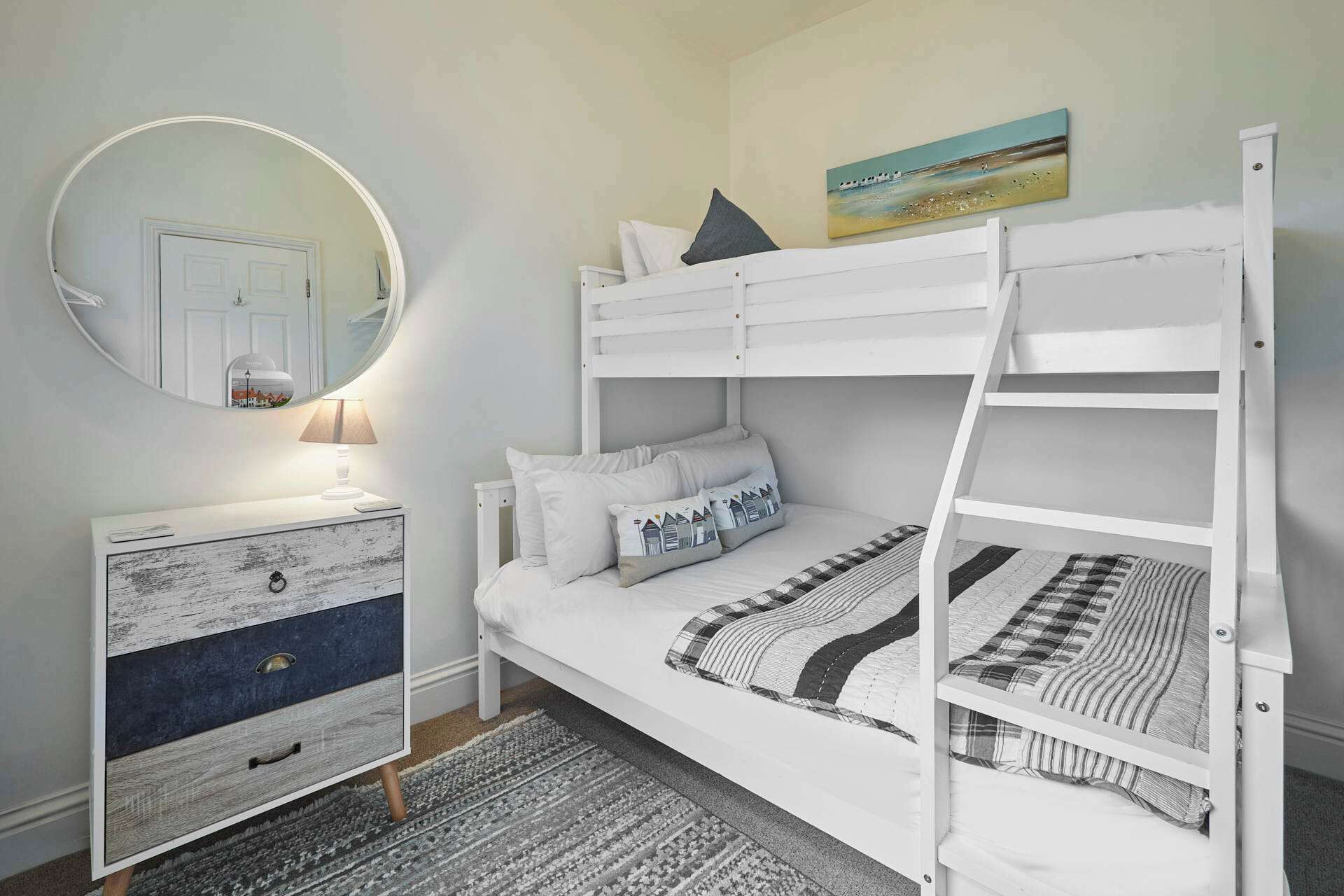 2 bedrooms, desk, iron/ironing board, free WiFi