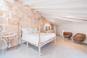 4 bedrooms, free WiFi, bed sheets