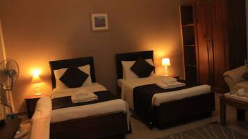 8 chambres, bureau, fer et planche Ă repasser, Wi-Fi gratuit