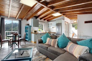 TV - Holiday Home "El Sarmiento" with Mountain View, Pool & Wi-Fi (Tegueste)