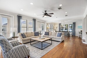 Smart TV - Holiday Dates Available! Private Boardwalk to Beach! 7 Bikes! Community Pool! (Santa Rosa Beach)