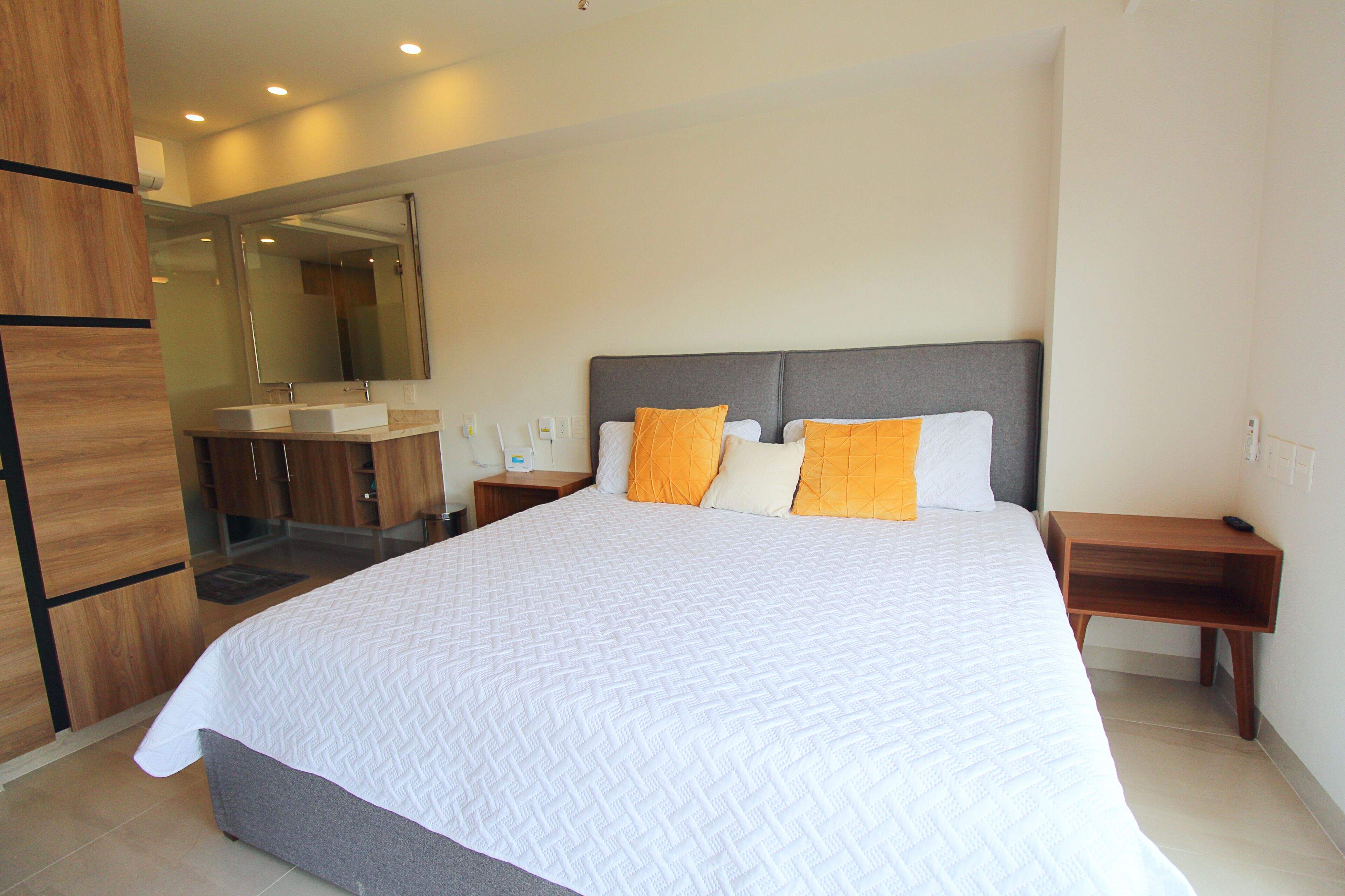 1 bedroom, in-room safe, desk, iron/ironing board