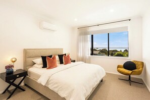 4 室のベッドルーム、アイロン / アイロン台、WiFi、ベッドシーツ