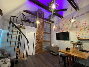 Interior - Jazz Loft (Florida City)