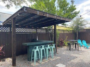 Outdoor dining - Jazz Loft (Florida City)
