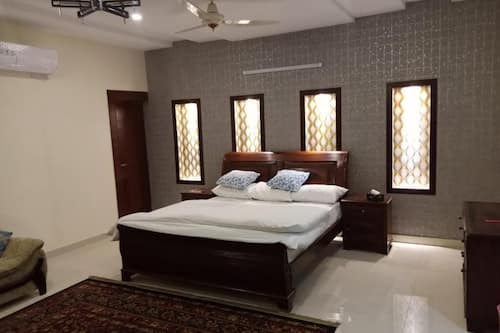 Deluxe Double Room | Iron/ironing board, free WiFi