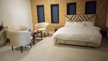 Deluxe Double Room | Iron/ironing board, free WiFi