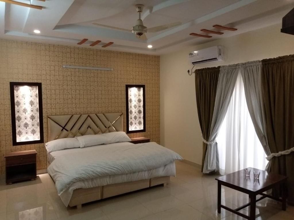 Deluxe Double Room | Iron/ironing board, free WiFi