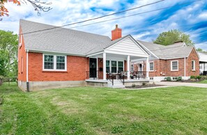 Exterior - La Casa Bella - 5 bedrooms (Louisville)