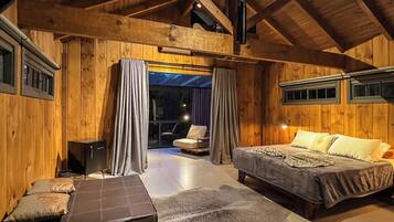 Panoramic Studio Suite | Premium bedding, pillowtop beds, minibar, individually decorated