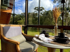 Suite Familia Banheira de Hidromassagem | Premium bedding, pillowtop beds, minibar, individually decorated - WoodStone Hotel Fazenda (Gramado)