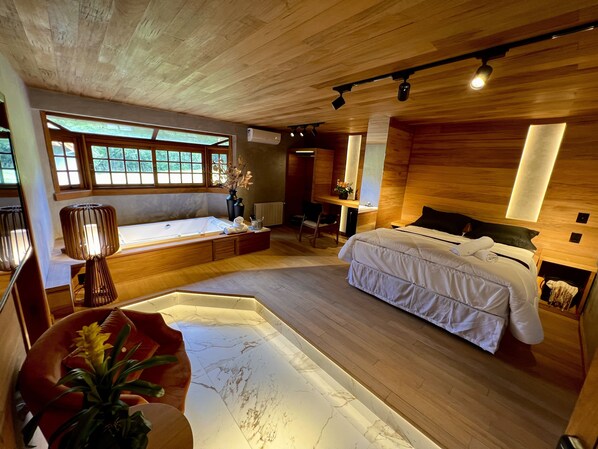 Deluxe Suite with Bath | Ropa de cama de alta calidad, camas con pillow-top y minibar 