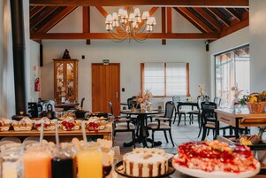 Desayuno buffet incluido todos los días 