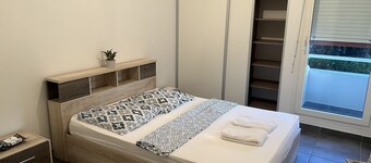 Lovely homestay hotel room, 10 minutes from the beach!