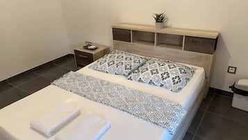 1 habitación, tabla de planchar con plancha y wifi gratis