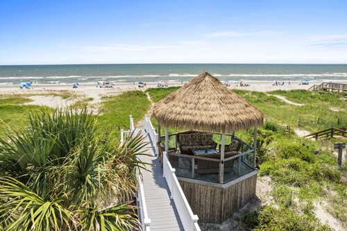 Oceanfront Luxury Home with Incredible Panaramic Views & Elevator
