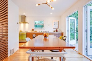 Dining - Open Layout w/ Patio! Cozy 2BR by the UW Arboretum (Seattle)