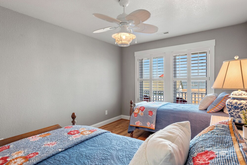 Safe & Sound Newly Built Soundfront Home in Downtown Manteo w/ Optional Boat Sl Manteo Vrbo