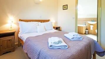 3 habitaciones, tabla de planchar con plancha y wifi gratis