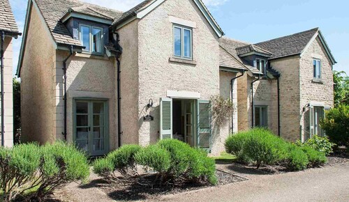 Mill Village 59, Millstream Cottage (P)