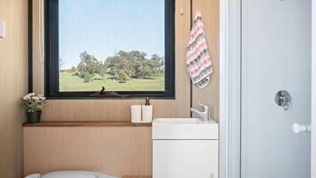 Bruser, hårtørrer, håndklæder