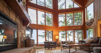 Lake Superior Snowmobile Basecamp|Trail Access|4BR