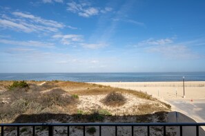 Beach nearby - Wow!  Renovated 3rd floor bayfront condo! (Lewes)