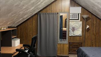 1 habitación, escritorio, wifi gratis y ropa de cama