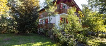 Chalet des Melezes - Four Bedroom House, Sleeps 9