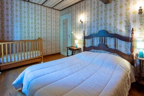 4 chambres, fer et planche Ă repasser