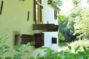 Property grounds - Istria Traditional stone house 7 (Buzet)