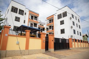 Apartment | Exterior - Executive Two Bedroom Apartment in Accra (Accra)