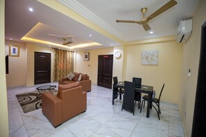 Apartment | Interior - Executive Two Bedroom Apartment in Accra (Accra)