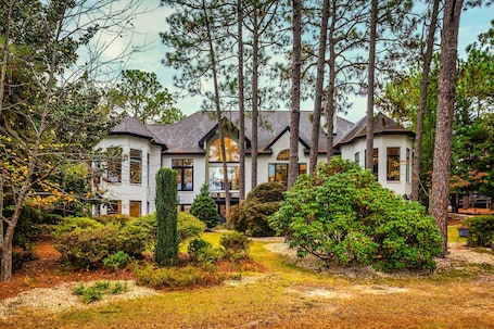 Exterior. Abbey Manor on Pinehurst #6- Golf Views -Sleeps 24