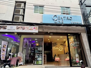 Mặt tiền nơi lưu trú