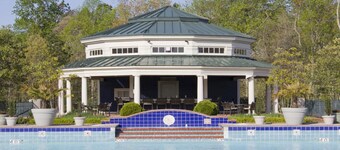 W'burg top-rated resort. 4BDR. Pools, tennis, game room, great value, near Busch