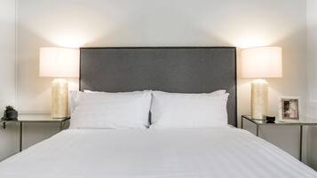 2 slaapkamers, een bureau, een strijkplank/strijkijzer, wifi