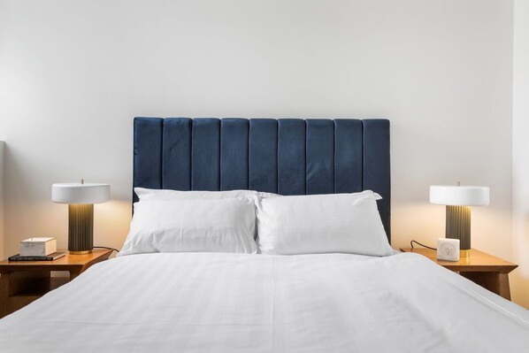 2 habitaciones, escritorio, tabla de planchar con plancha y wifi 