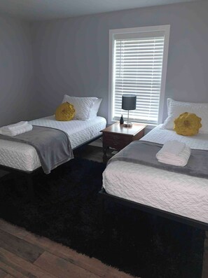 2 bedrooms, desk, iron/ironing board, free WiFi