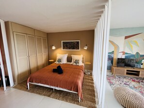1 bedroom, in-room safe, iron/ironing board, free WiFi