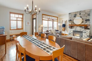 TV, fireplace, video games - Ski-in/out townhouse near the village with private hot tub, ski views, fireplace (Big White Mountain)