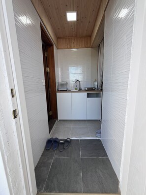 Hesse | Private kitchen | Fridge, microwave, coffee/tea maker, electric kettle