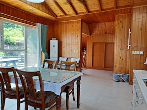 Johannes | Living area | TV