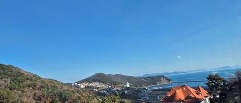 Hermann | Area soggiorno | TV