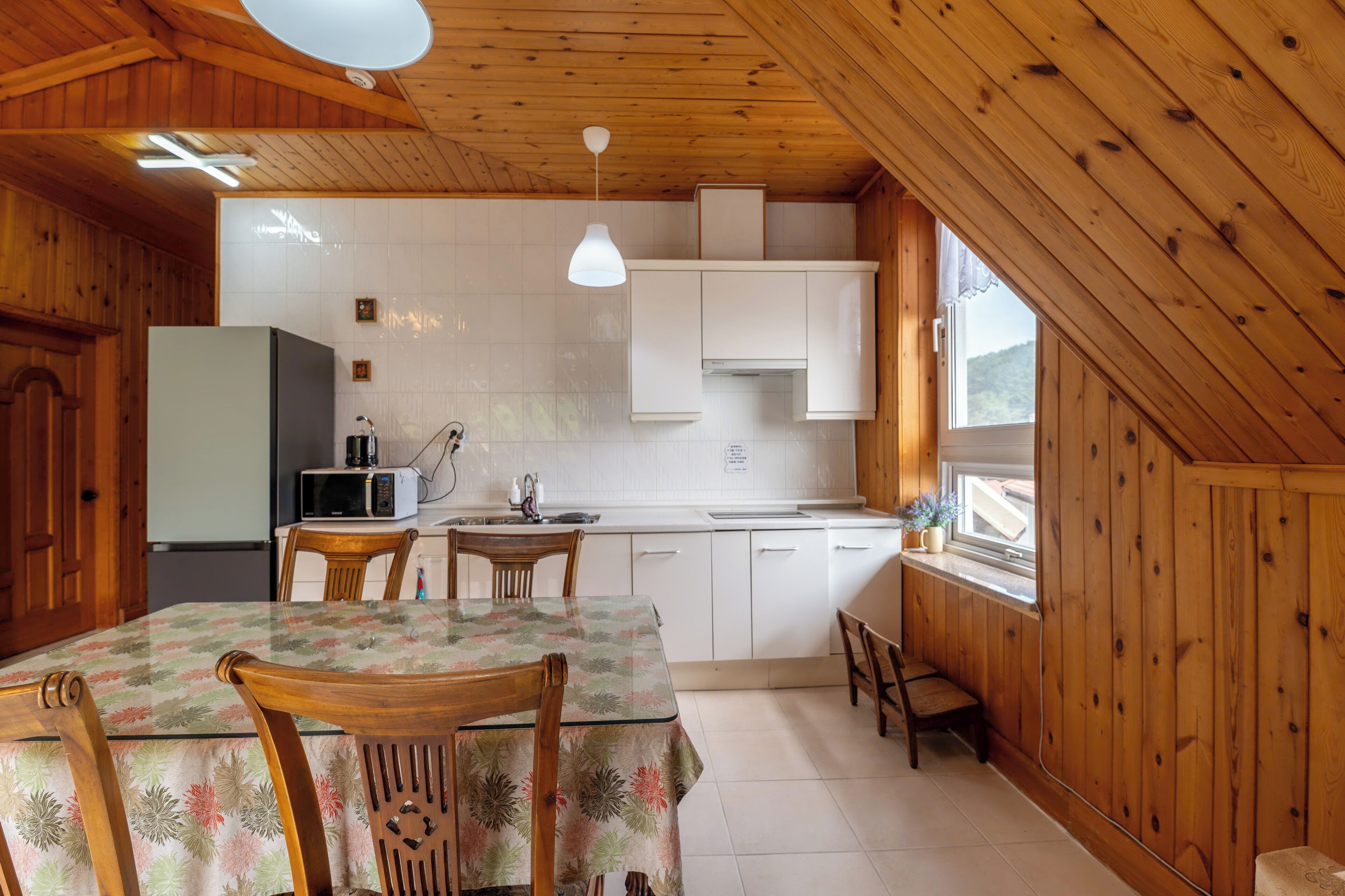Hermann | Cuisine privée | Réfrigérateur, micro-ondes, cafetière/bouilloire, bouilloire électrique
