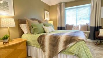 2 soverom, skrivebord, strykejern/-brett og wi-fi (inkludert)