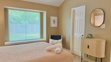 2 habitaciones, escritorio, tabla de planchar con plancha y wifi gratis