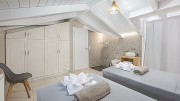 5 slaapkamers, een kluis op de kamer, een bureau