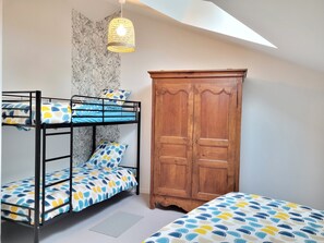 4 Schlafzimmer, Bügeleisen/Bügelbrett, WLAN, Bettwäsche